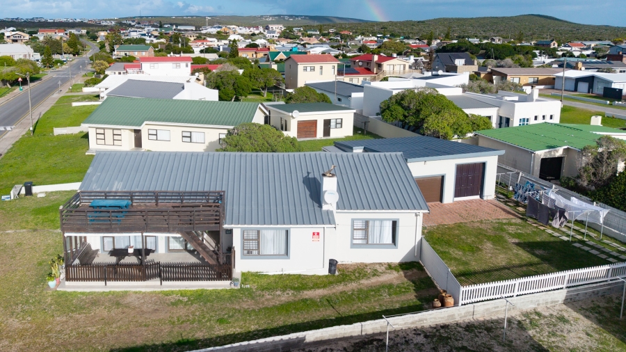4 Bedroom Property for Sale in Struisbaai Western Cape